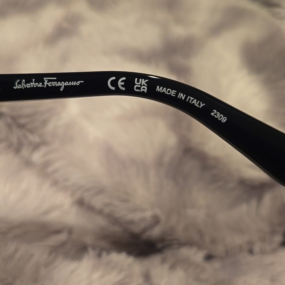 Salvatore Ferragamo Black Oversized Sunglasses Brand New in Case - Picture 6 of 11